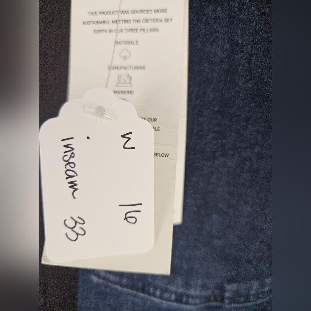 7 For All Mankind High-Rise Mega Flare Jeans in Dark Wash - 32 - Picture 9 of 13